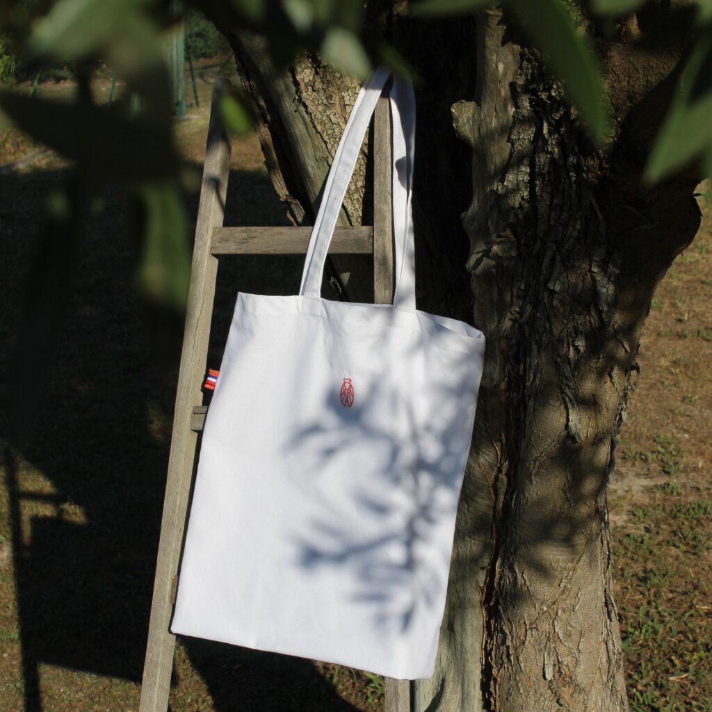 tote bag en coton naturel brodé d'une cigale - Rêves de cigale